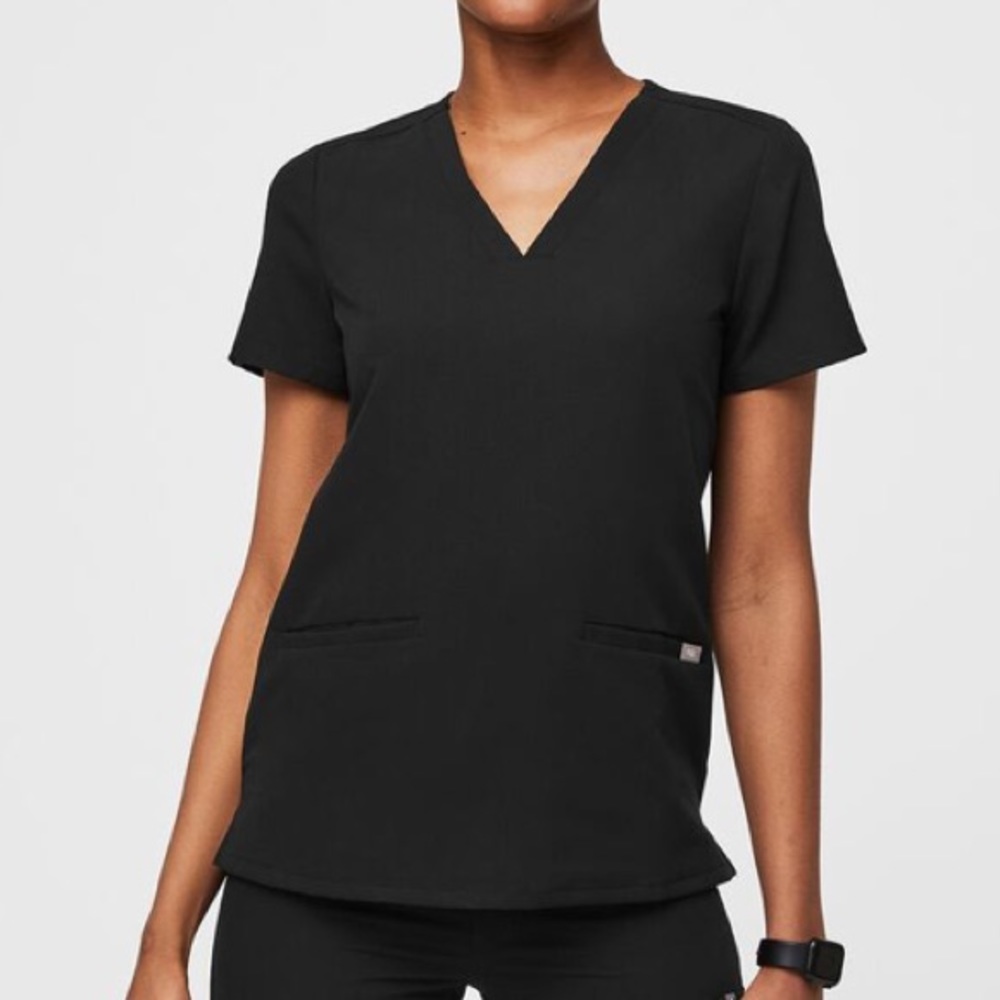 NWT Figs Casma Three Pocket Top Black Medium